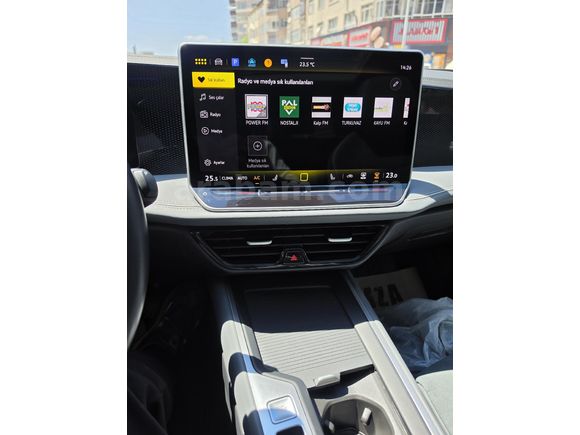 HATASIZ Passat Variant 1.5 e-TSI Business 2024 Model CAM TAVAN