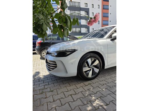 HATASIZ Passat Variant 1.5 e-TSI Business 2024 Model CAM TAVAN