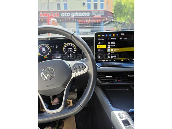 HATASIZ Passat Variant 1.5 e-TSI Business 2024 Model CAM TAVAN