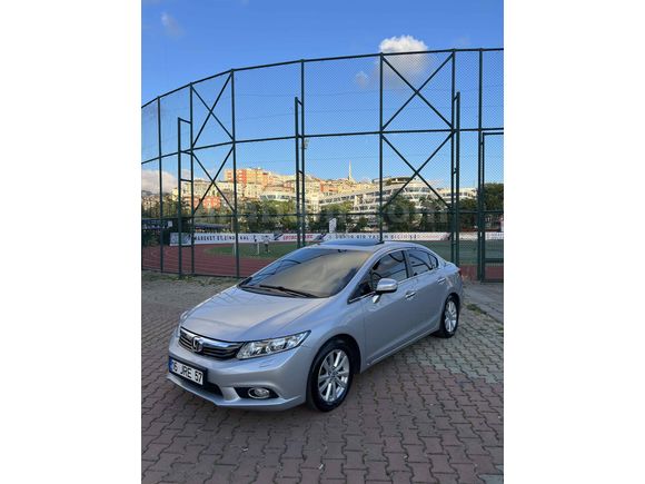 Sahibinden Honda Civic 1.6i VTEC Eco Elegance 2012 Model 