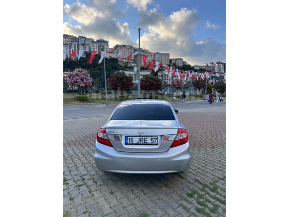 Sahibinden Honda Civic 1.6i VTEC Eco Elegance 2012 Model 