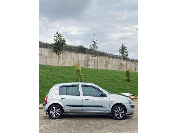 Sahibinden Renault Clio 1.2 Authentique 2004 Model İstanbul 252.000 km Gri