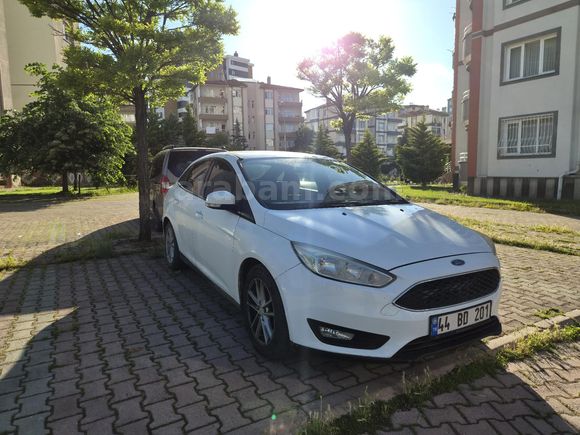 Sahibinden Ford Focus 1.6 Ti-VCT Trend X 2015 Model
