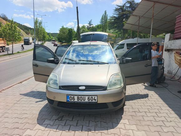 Sahibinden Ford Fiesta 1.4 TDCi Comfort 2004 Model  294.000 km Bej