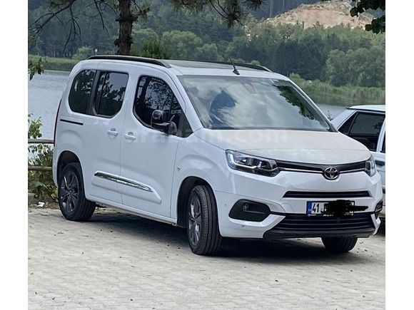 Sahibinden Toyota Proace City 1.5 D Passion X-Pack 2023 Model Kocaeli 14.230 km Beyaz