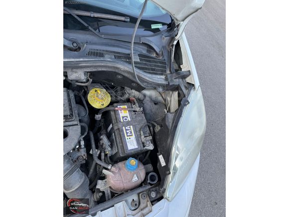 CLİO 2000 MODEL 1.4 RNA HATASIZ BOYASIZ İLK SAHİBİNDEN 198KM