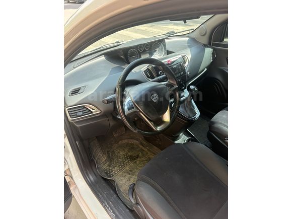 Sahibinden Lancia Ypsilon 0.9 2013 Model 