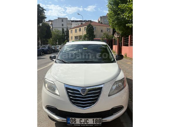 Sahibinden Lancia Ypsilon 0.9 2013 Model 
