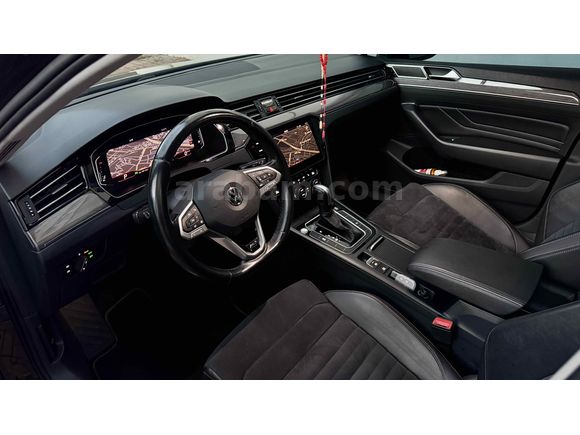 ORJİNAL B8.5 R line passat sw olup türünün son örnegi