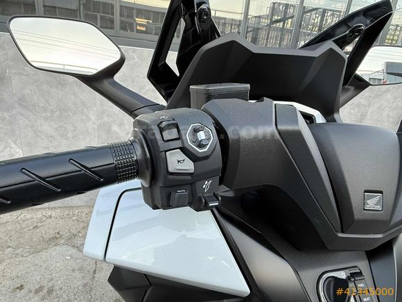 Honda Forza 250 Akıllı Çanta, TFT Ekran