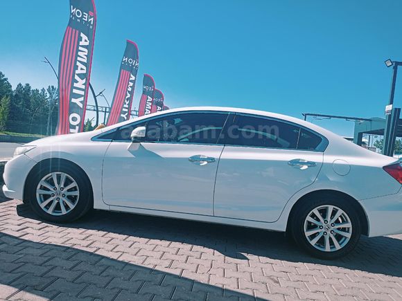 Sahibinden Honda Civic 1.6i VTEC Eco Elegance 2013 Model TEMİZ AİLE ARACI