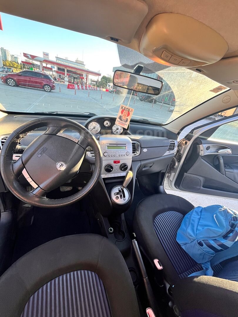 Sahibinden Lancia Ypsilon 1.3 Mjet 2007 Model İzmir 174.000 km Gri 6