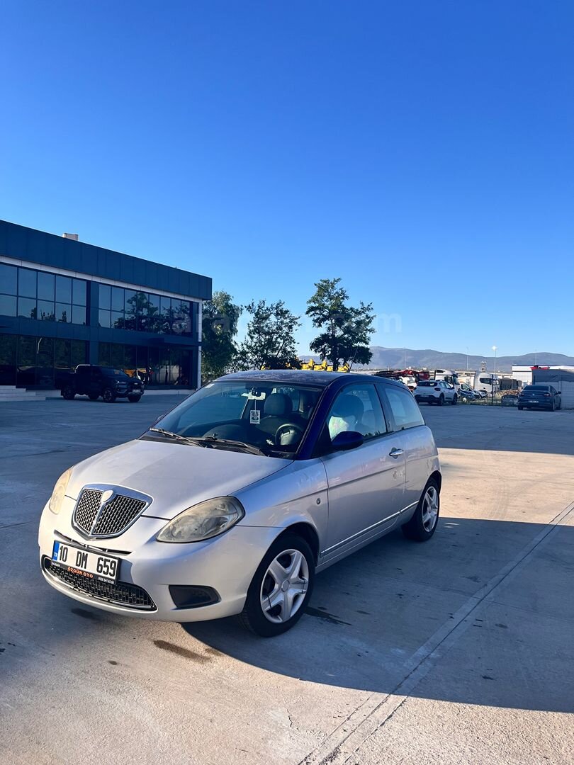 Sahibinden Lancia Ypsilon 1.3 Mjet 2007 Model İzmir 174.000 km Gri 2