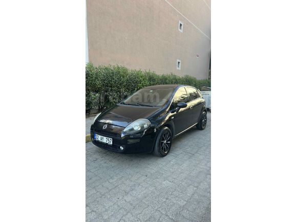 Sahibinden Fiat Punto 1.4 Easy S&S 2012 Model  211.750 km Siyah