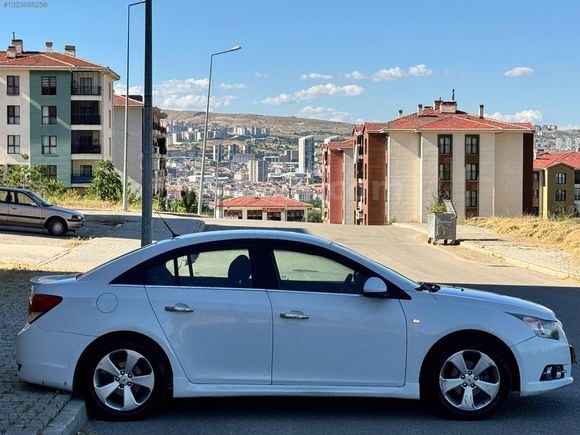 UZMAN AUTO DAN 2011 MODEL 1.6 BENZİN LPG KM 197 BİN DE