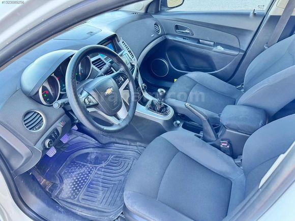 UZMAN AUTO DAN 2011 MODEL 1.6 BENZİN LPG KM 197 BİN DE