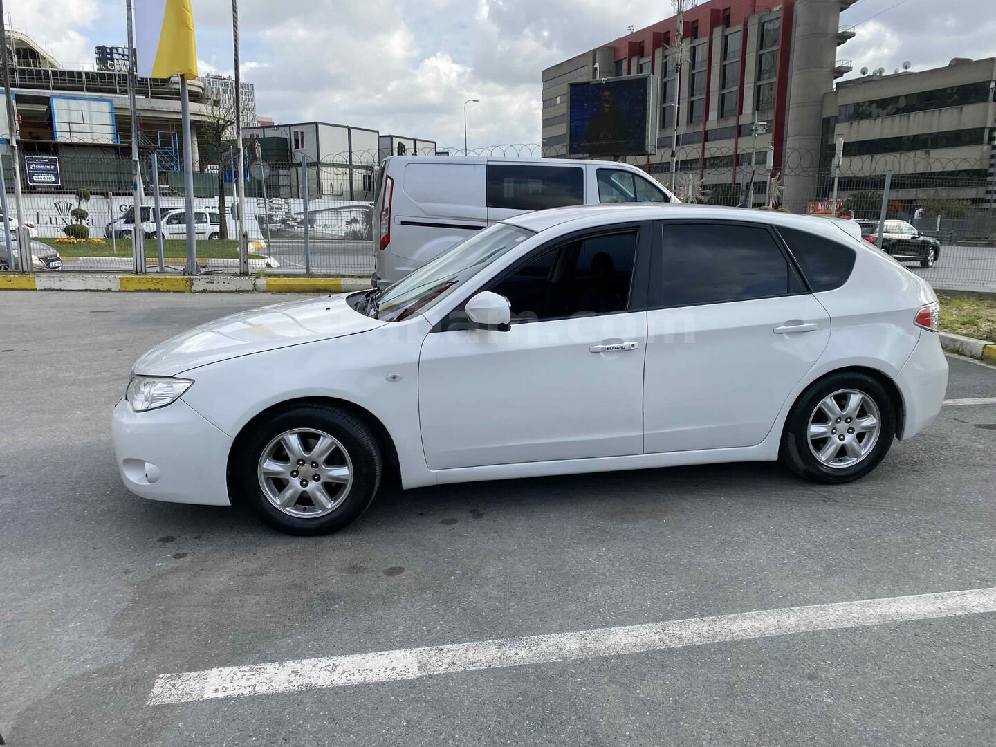 Sahibinden Subaru Impreza 1.5 Comfort 2008 Model İstanbul 197.000 km Beyaz 4
