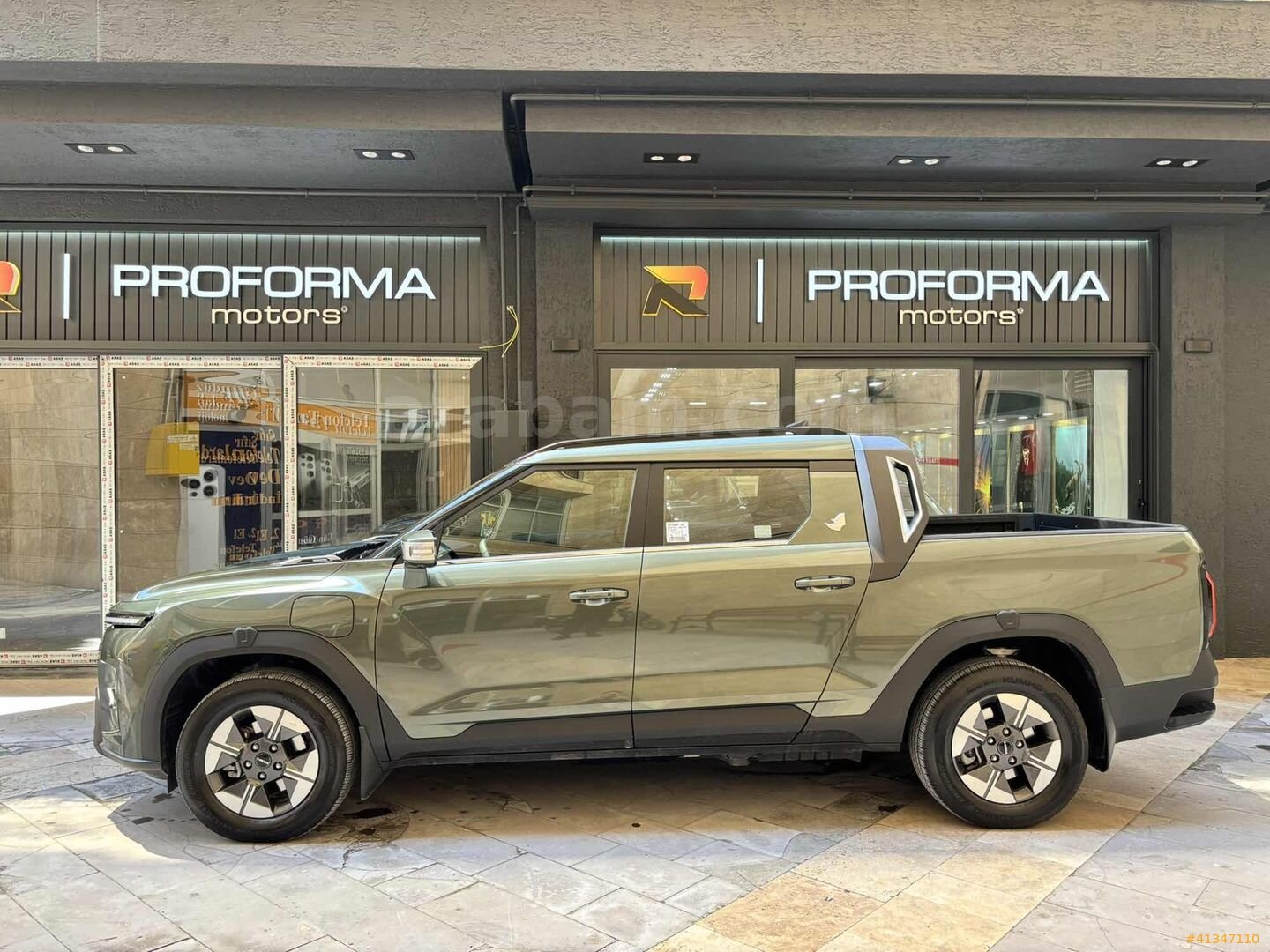 Galeriden KGM SsangYong Musso 3.2 2025 Model Artvin 6.001 km Yeşil 5