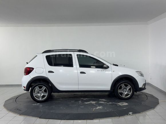 Renault Yetkili Bayi Günerlerden Sandero Stepway