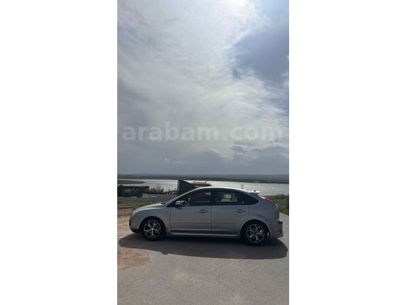 Sahibinden Ford Focus 1.6 Ghia 2006 Model  272.000 km