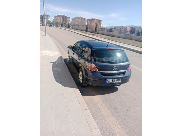 Sahibinden Opel Astra 1.4 Essentia 2011 Model Kırıkkale 204.000 km Lacivert
