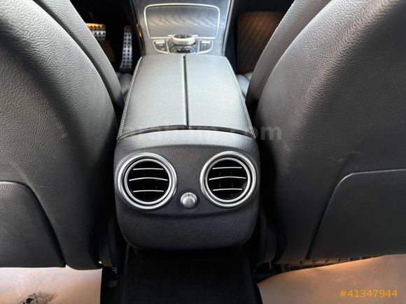 118 BINDE BOYASIZ 2018 MODEL C 200d AMG ÇİFT HAFIZA CAM TAVAN