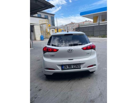 Sahibinden Hyundai i20 1.4 CRDi Style 2015 Model 