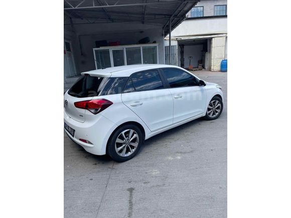 Sahibinden Hyundai i20 1.4 CRDi Style 2015 Model 