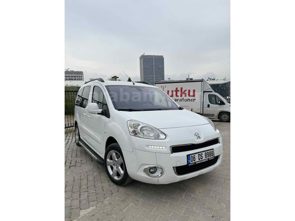 TEMİZ 115 HP DJİTAL KLİMA-KATLANIR AYNA-DERİ KOLTUK DÜŞÜK KM
