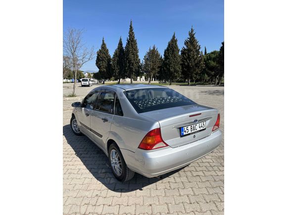 Sahibinden Ford Focus 1.6 Ghia 2000 Model 