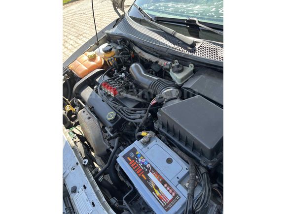 Sahibinden Ford Focus 1.6 Ghia 2000 Model 