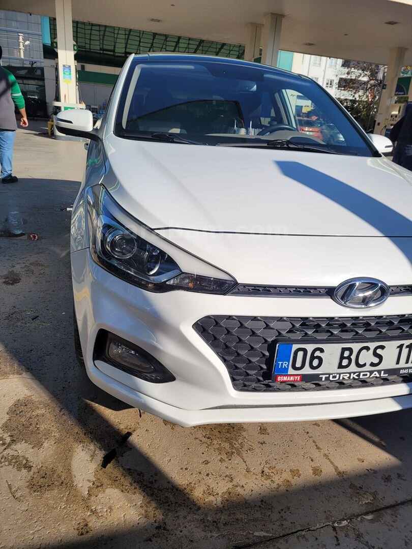Sahibinden Hyundai i20 1.4 MPI Elite Smart 2019 Model Osmaniye 68.000 km Beyaz 4