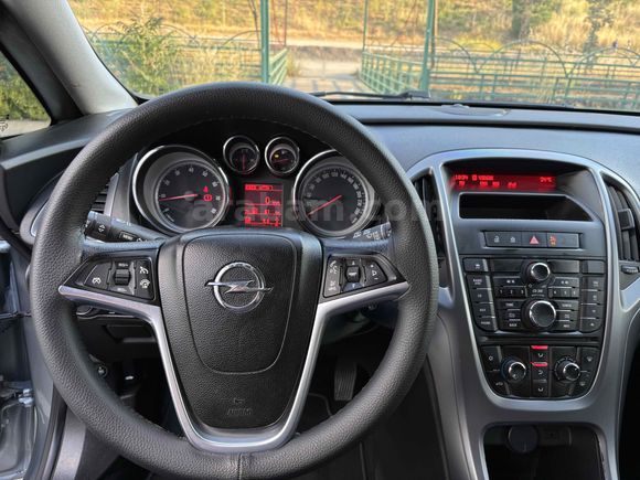 2015 ‘179.000’ KM HATASIZ BOYASIZ 1.6 ÖZEL PLAKA ASTRA J