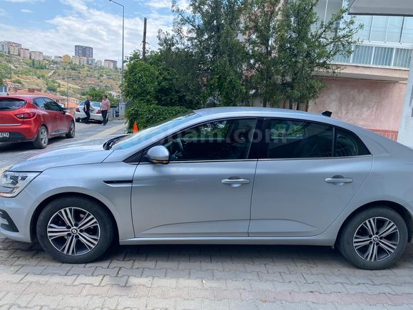 Sahibinden Renault Megane 1.3 TCe Touch 2023 Model 