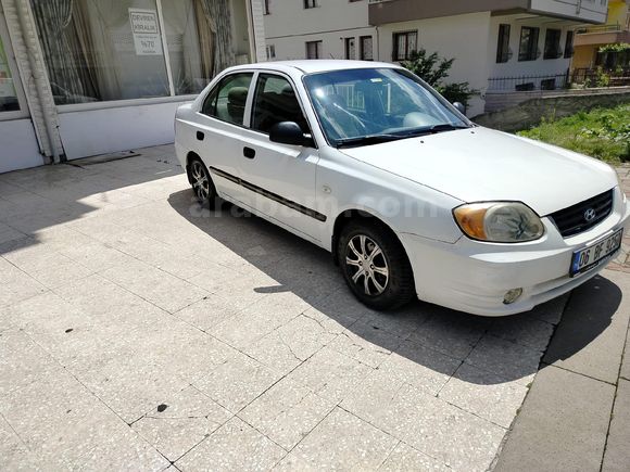 Sahibinden Hyundai Accent 1.3 Admire 2006 Model  204.000 km Beyaz