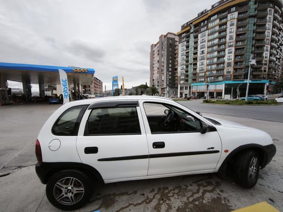 Sahibinden Opel Corsa 1.2 Swing 2000 Model  230.000 km Beyaz