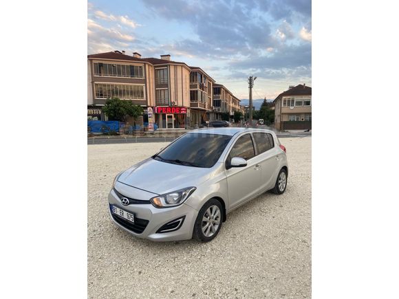 Sahibinden Hyundai i20 1.2 D-CVVT Sense 2012 Model 