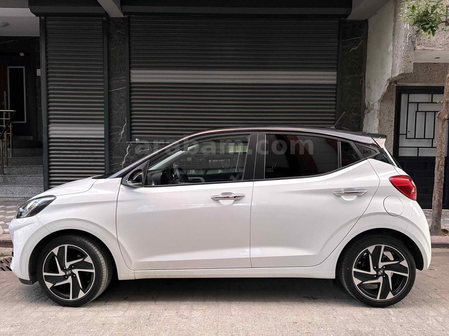 Galeriden Hyundai i10 1.2 MPI Elite 2024 Model İstanbul 23.700 km Beyaz 3