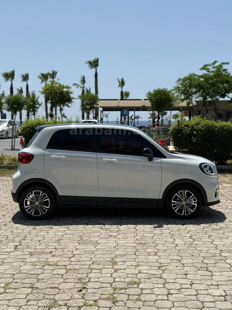 Sahibinden Leapmotor T03 400 2023 Model Kocaeli 24.500 km Beyaz 5