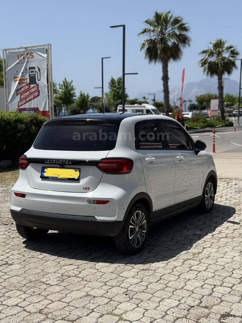 Sahibinden Leapmotor T03 400 2023 Model Kocaeli 24.500 km Beyaz 4