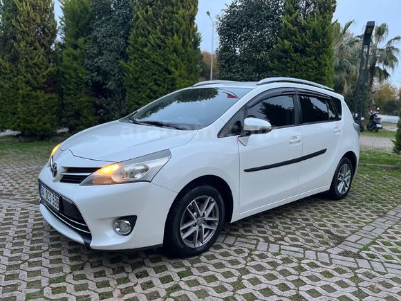 Sahibinden Toyota Verso 1.6 Elegant 2015 Model