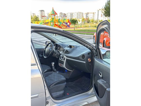 Sahibinden Renault Clio 1.2 Authentique 2009 Model 