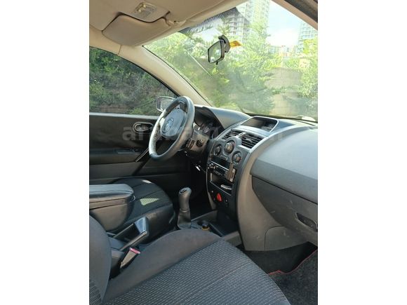 Sahibinden Renault Megane 1.4 Authentique 2006 Model