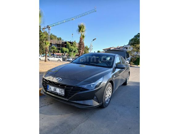 Sahibinden Temiz Kazasiz Boyasiz Tramersiz Hyundai Elantra 1.6 MPI Style Comfort 2021 Model