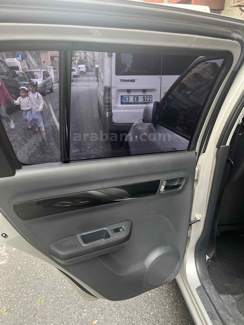 Sahibinden Suzuki Swift 1.3 MT 4X4 2007 Model İstanbul 140.000 km Gri (Gümüş) 4