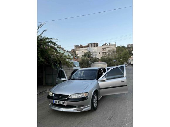 Masrafsız Vectra 2.0 CD 1996 SFR