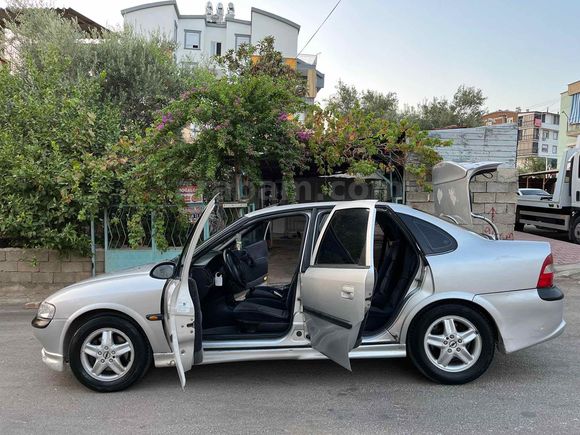 Masrafsız Vectra 2.0 CD 1996 SFR