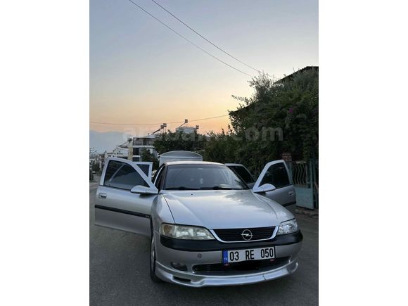 Masrafsız Vectra 2.0 CD 1996 SFR
