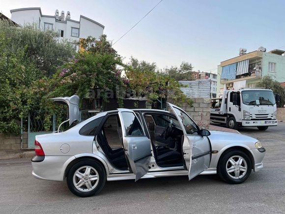 Masrafsız Vectra 2.0 CD 1996 SFR