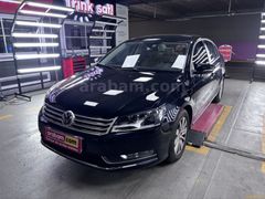 Galeriden Volkswagen Passat 1.4 TSi BlueMotion Comfortline 2014 Model İstanbul 181.898 km Siyah